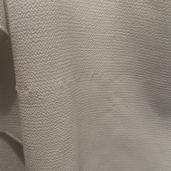 Torrid white size 1 (14-16) two layer shirt with peek a boo sleeves - Picture 3 of 7